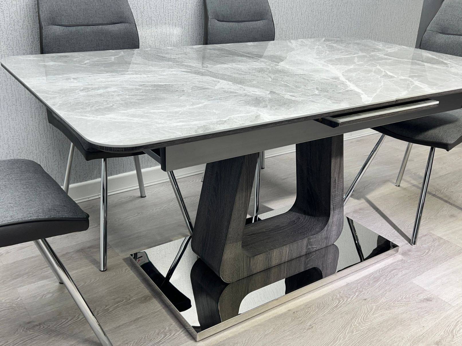 Zermatt Extendable Dining Table(160cm to 200cm) (Grey Ceramic)